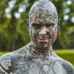 instituteur tatoué