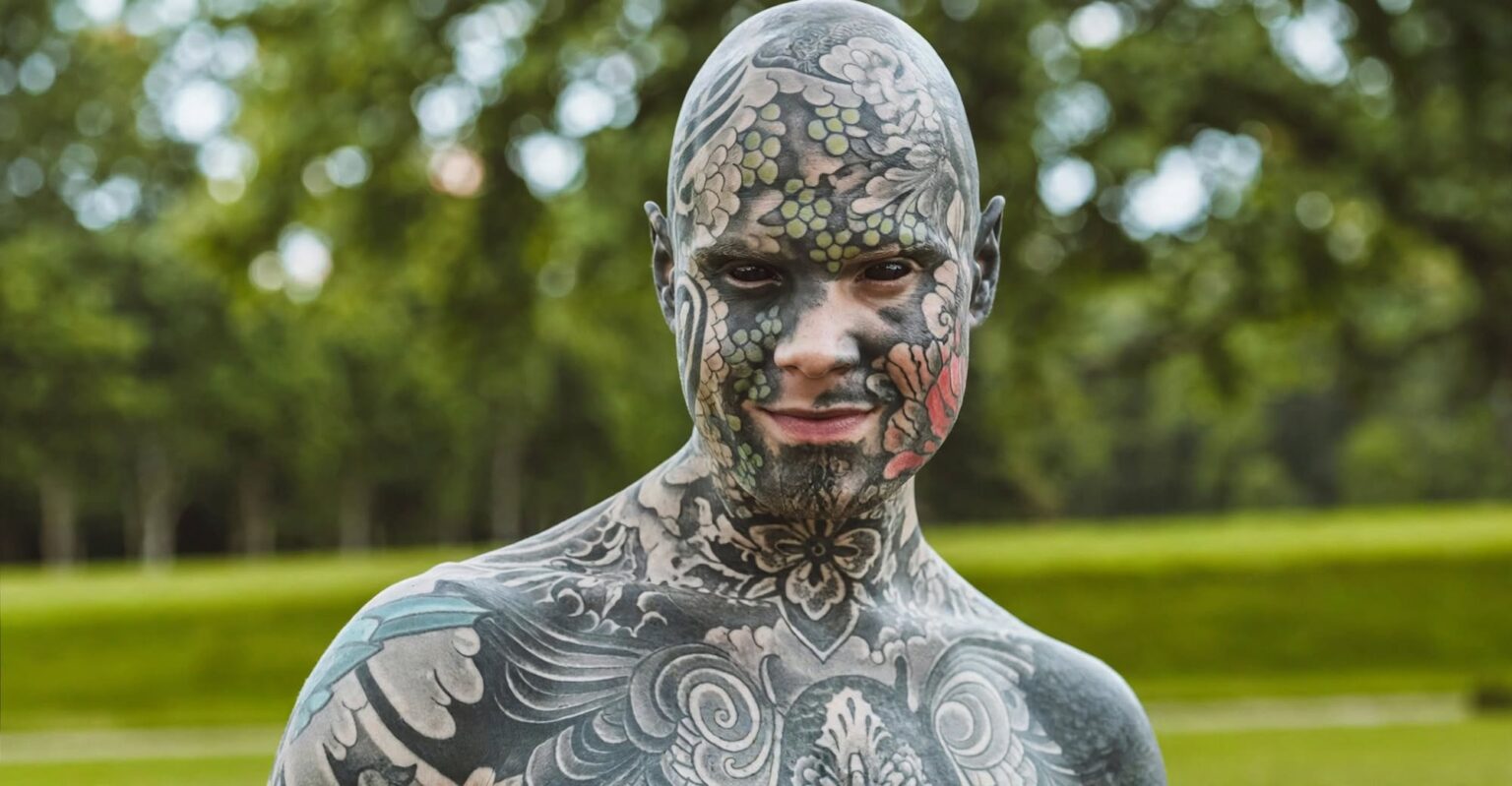 instituteur tatoué